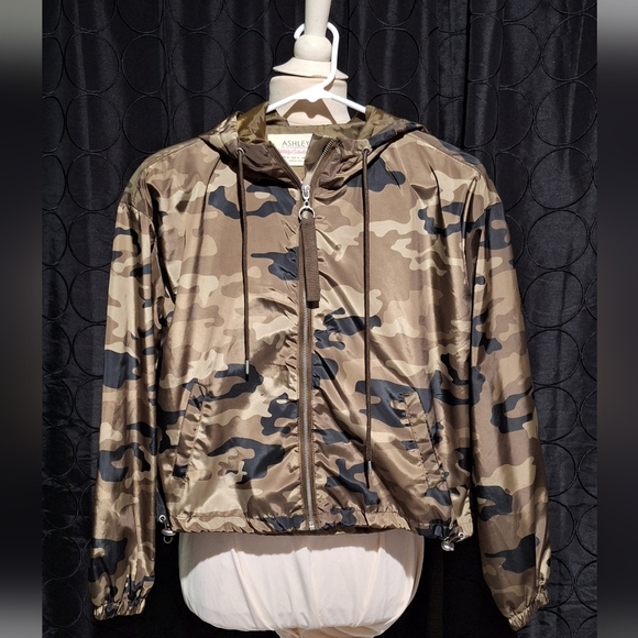 NWOT Ashley, by 26 international Utility collection Camo Jacket - Picture 3 of 6